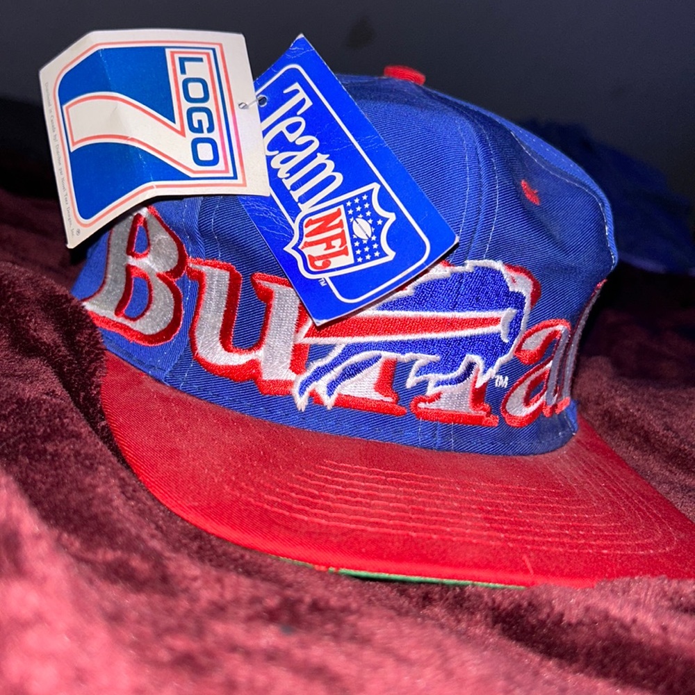 VINTAGE 1990’s NFL Buffalo Bills SnapBack, near perfect condition never worn.